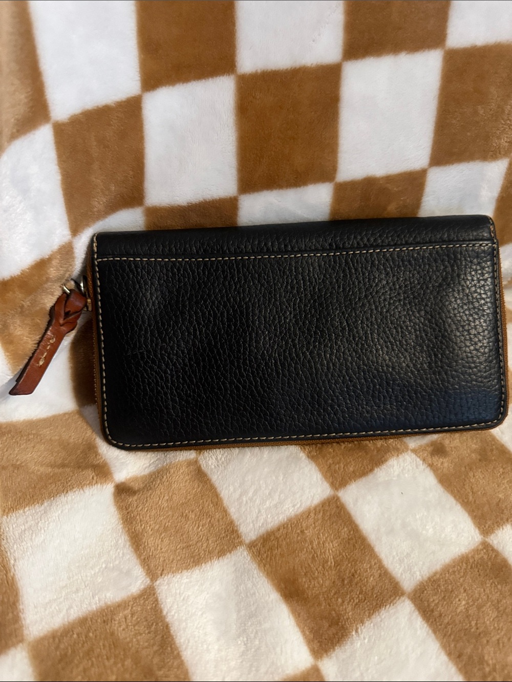 Dooney & Bourke Pebble Grain Leather Zip Around Wallet preowned - Picture 2 of 16